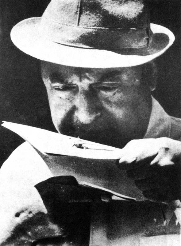 Pablo Neruda: Un Vuelo Poético por la Vanguardia Literaria